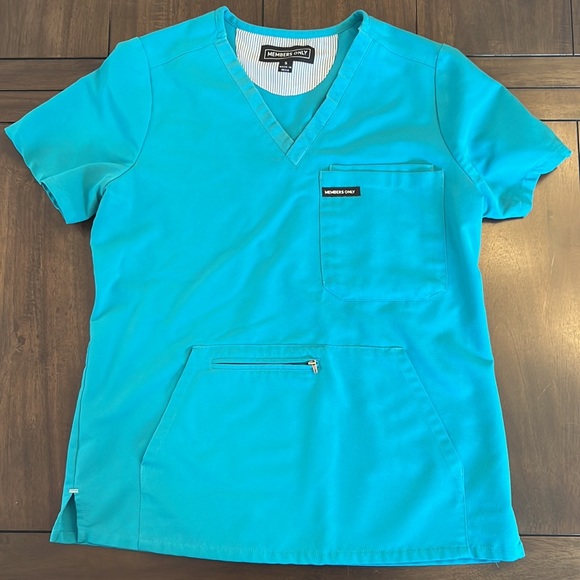 Members Only Scrub Set Size Small - Picture 2 of 7